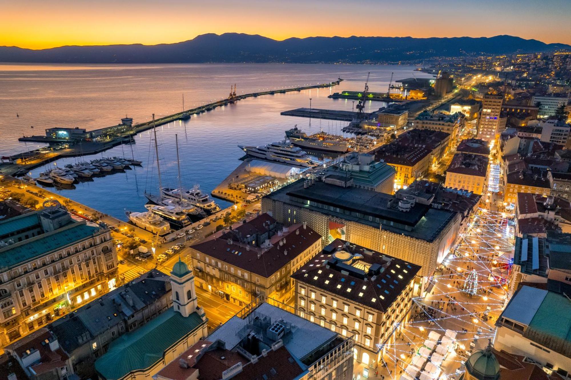 Area2 Center Luxury Apartment Rijeka Buitenkant foto